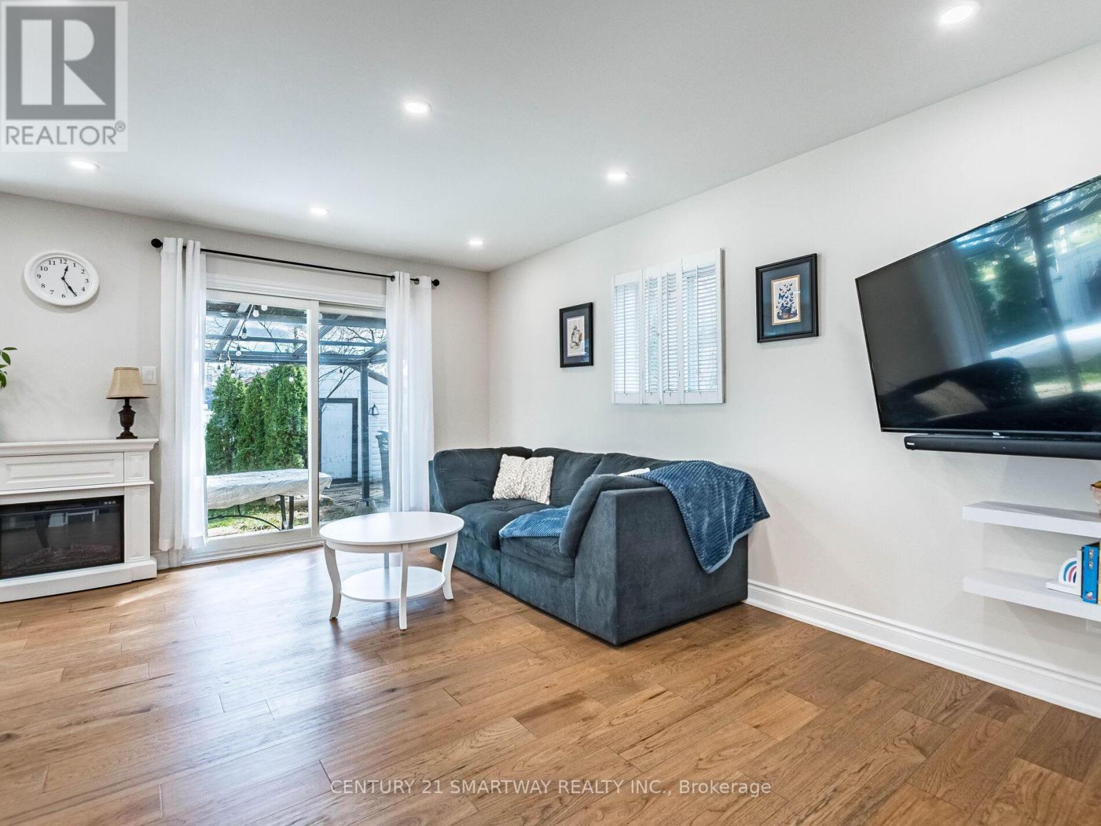 15 Huronia Court S, Brampton, Ontario  L6S 2C7 - Photo 13 - W12571618