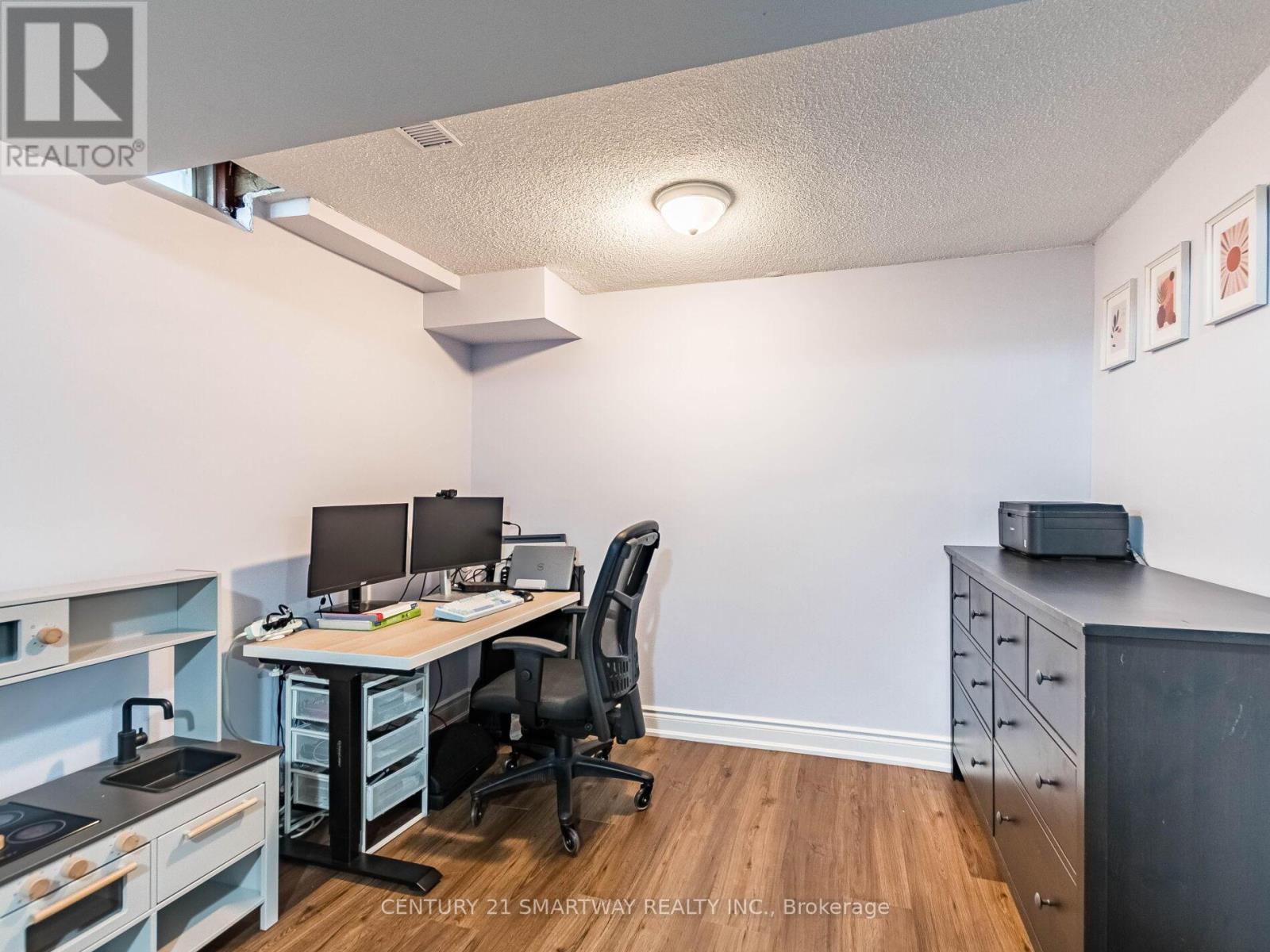 15 Huronia Court S, Brampton, Ontario  L6S 2C7 - Photo 27 - W12571618