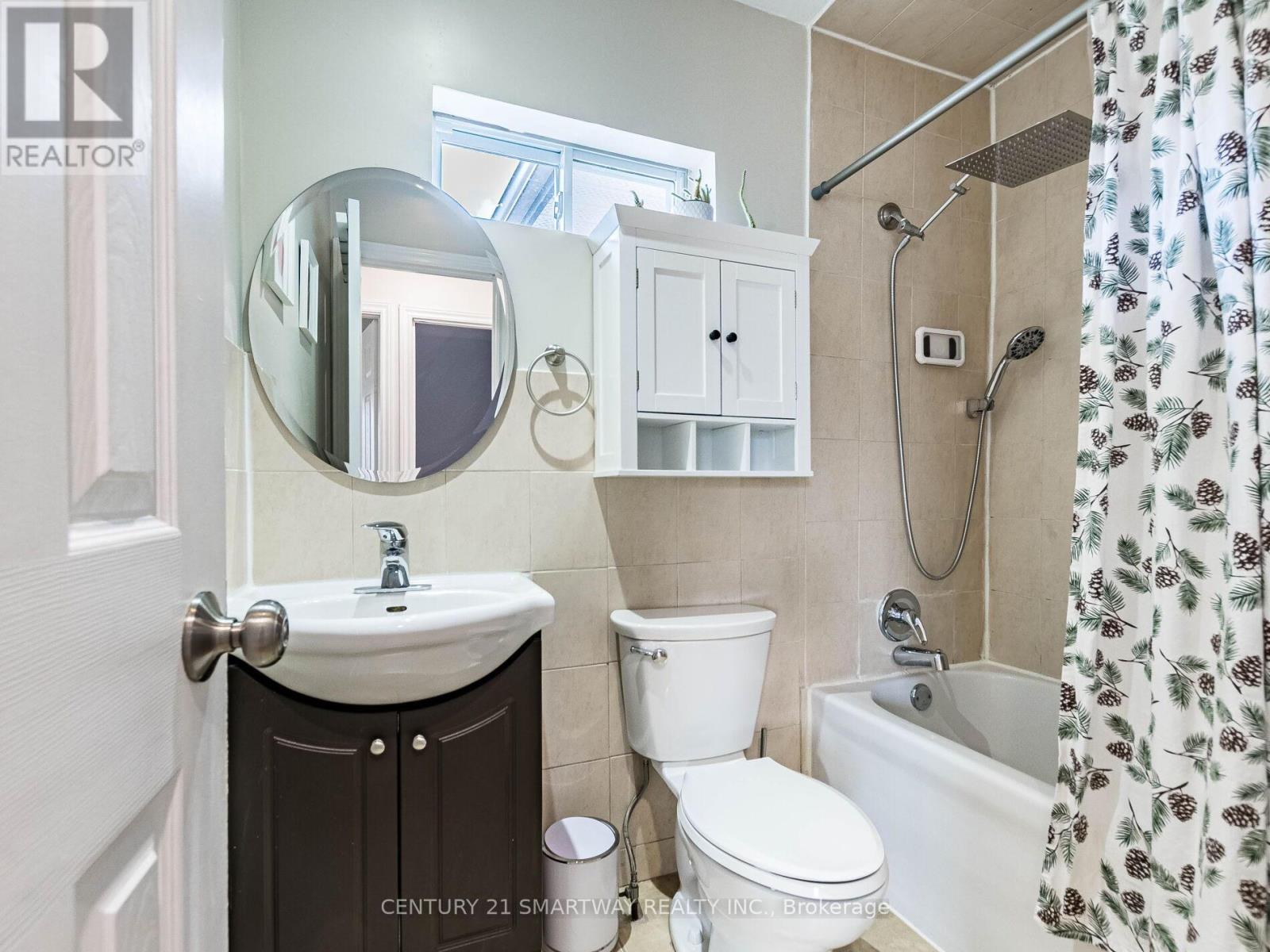 15 Huronia Court S, Brampton, Ontario  L6S 2C7 - Photo 21 - W12571618