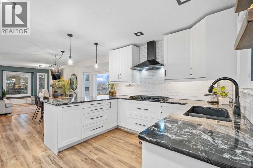 39 Sheep River Drive, Okotoks, Alberta  T1S 1N8 - Photo 12 - A2271543