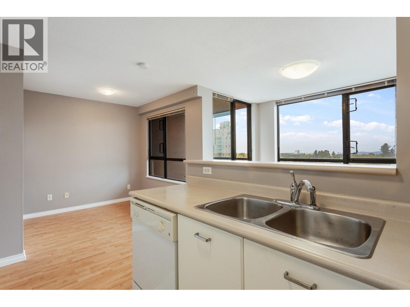 803 3438 Vanness Avenue, Vancouver, British Columbia  V5R 6E7 - Photo 5 - R3066833