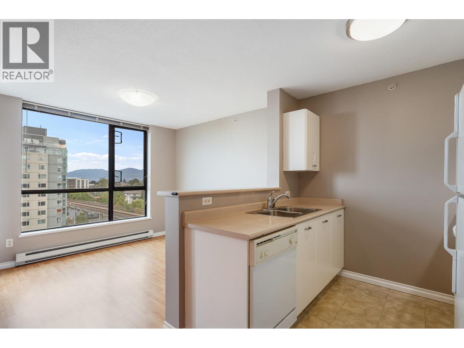 803 3438 Vanness Avenue, Vancouver, British Columbia  V5R 6E7 - Photo 4 - R3066833