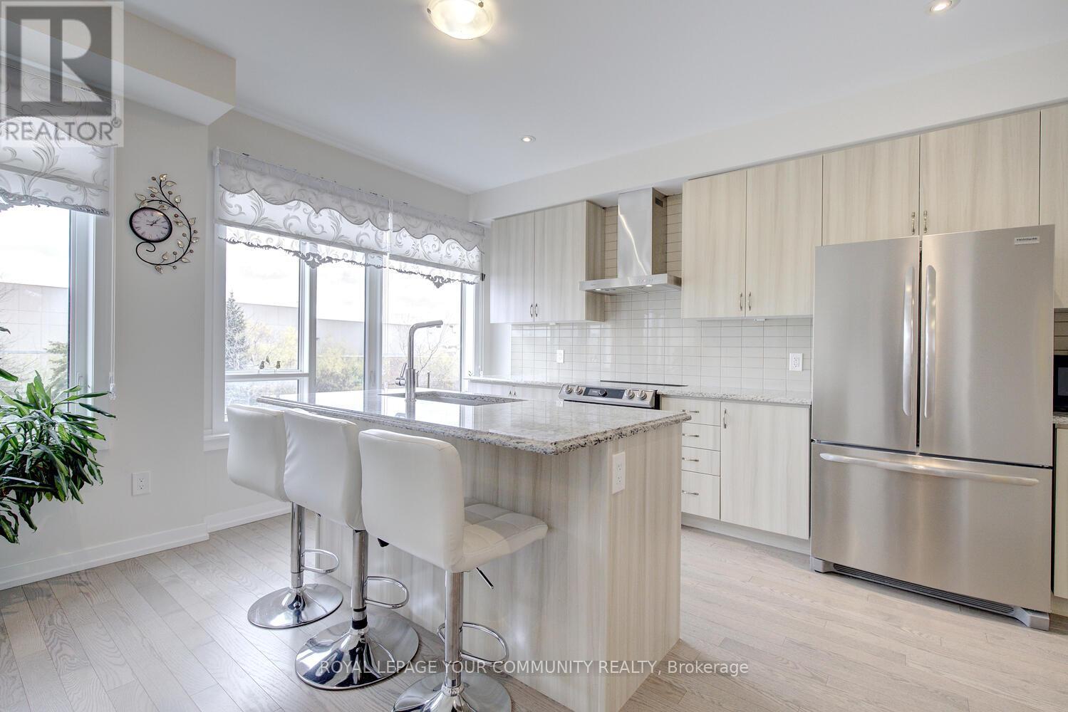 38 Troon Avenue, Vaughan, Ontario  L6A 4Z2 - Photo 24 - N12572000