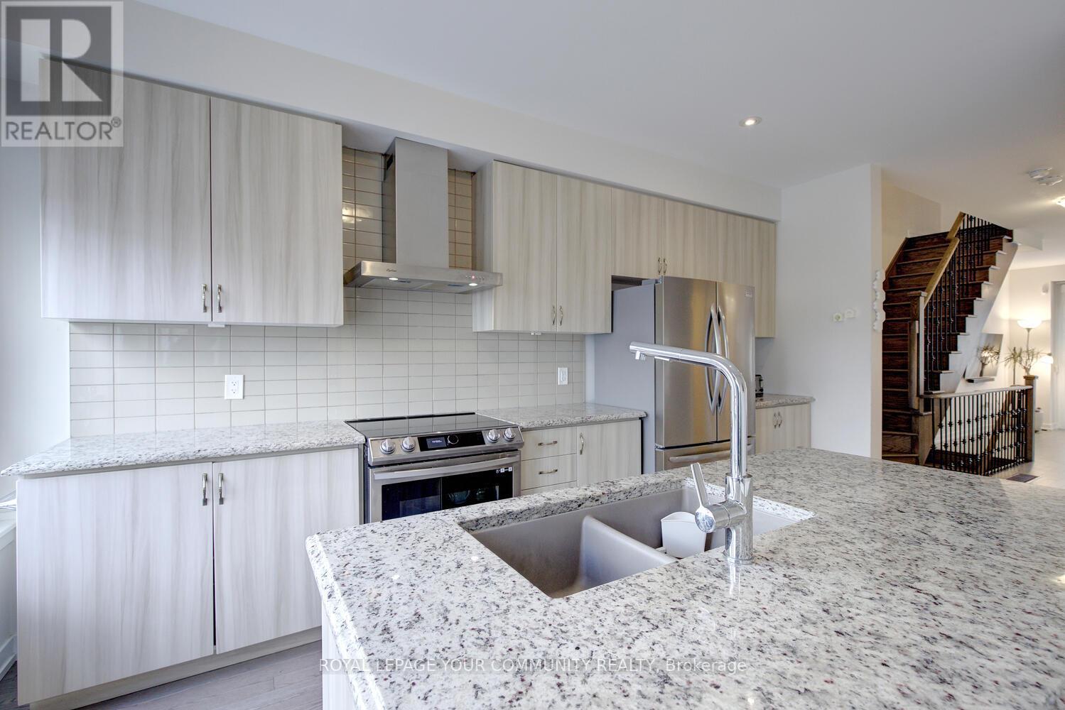 38 Troon Avenue, Vaughan, Ontario  L6A 4Z2 - Photo 29 - N12572000