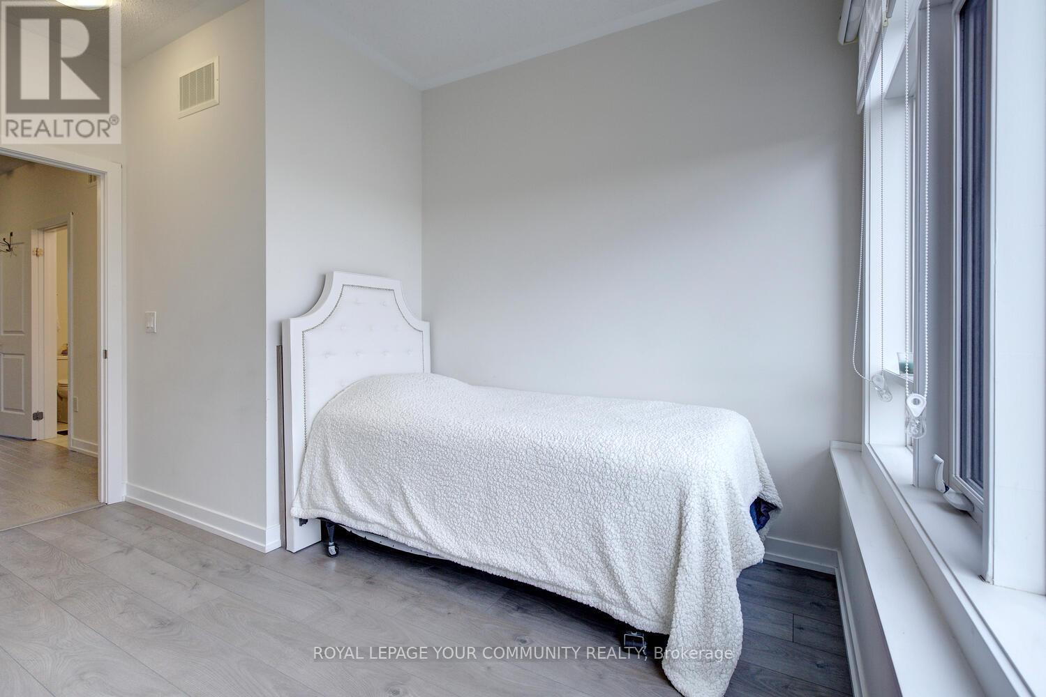 38 Troon Avenue, Vaughan, Ontario  L6A 4Z2 - Photo 41 - N12572000