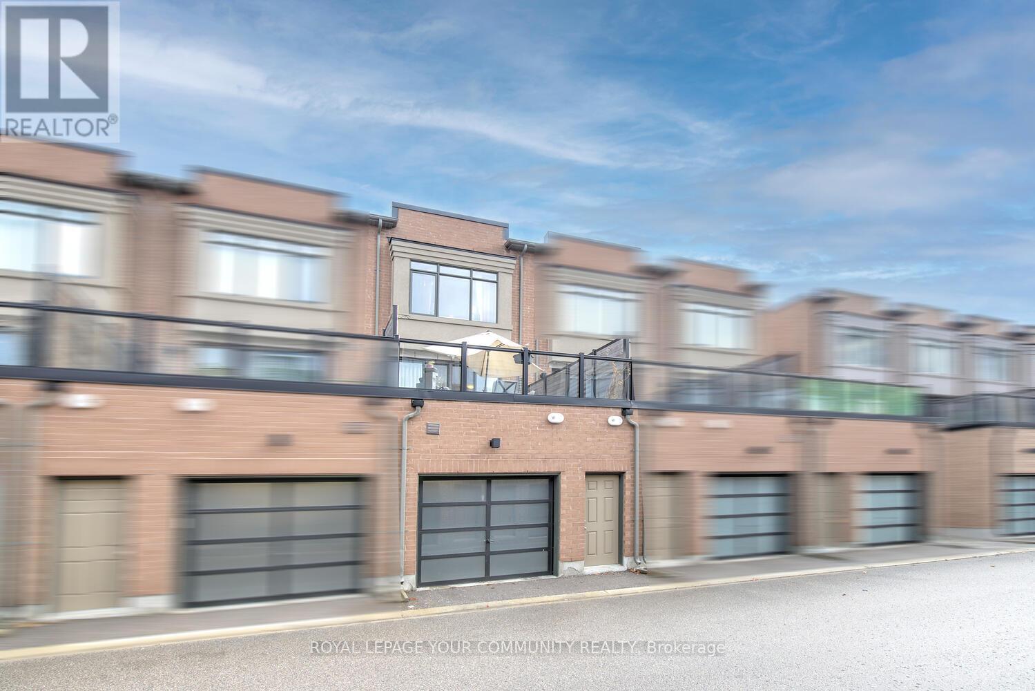 38 Troon Avenue, Vaughan, Ontario  L6A 4Z2 - Photo 5 - N12572000