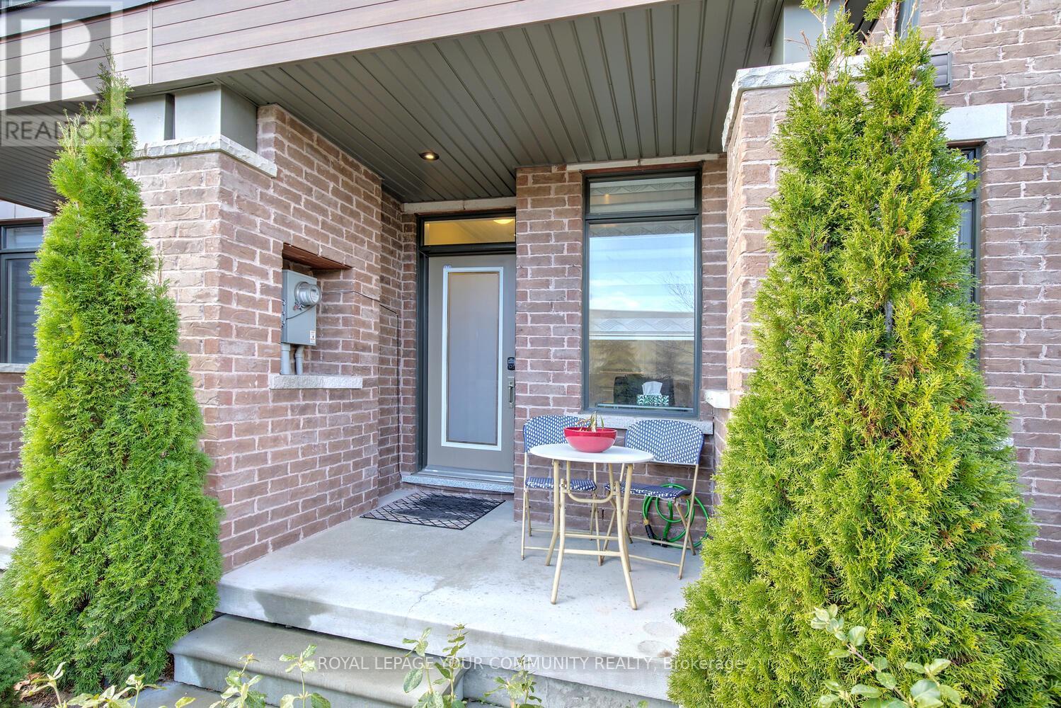 38 Troon Avenue, Vaughan, Ontario  L6A 4Z2 - Photo 7 - N12572000