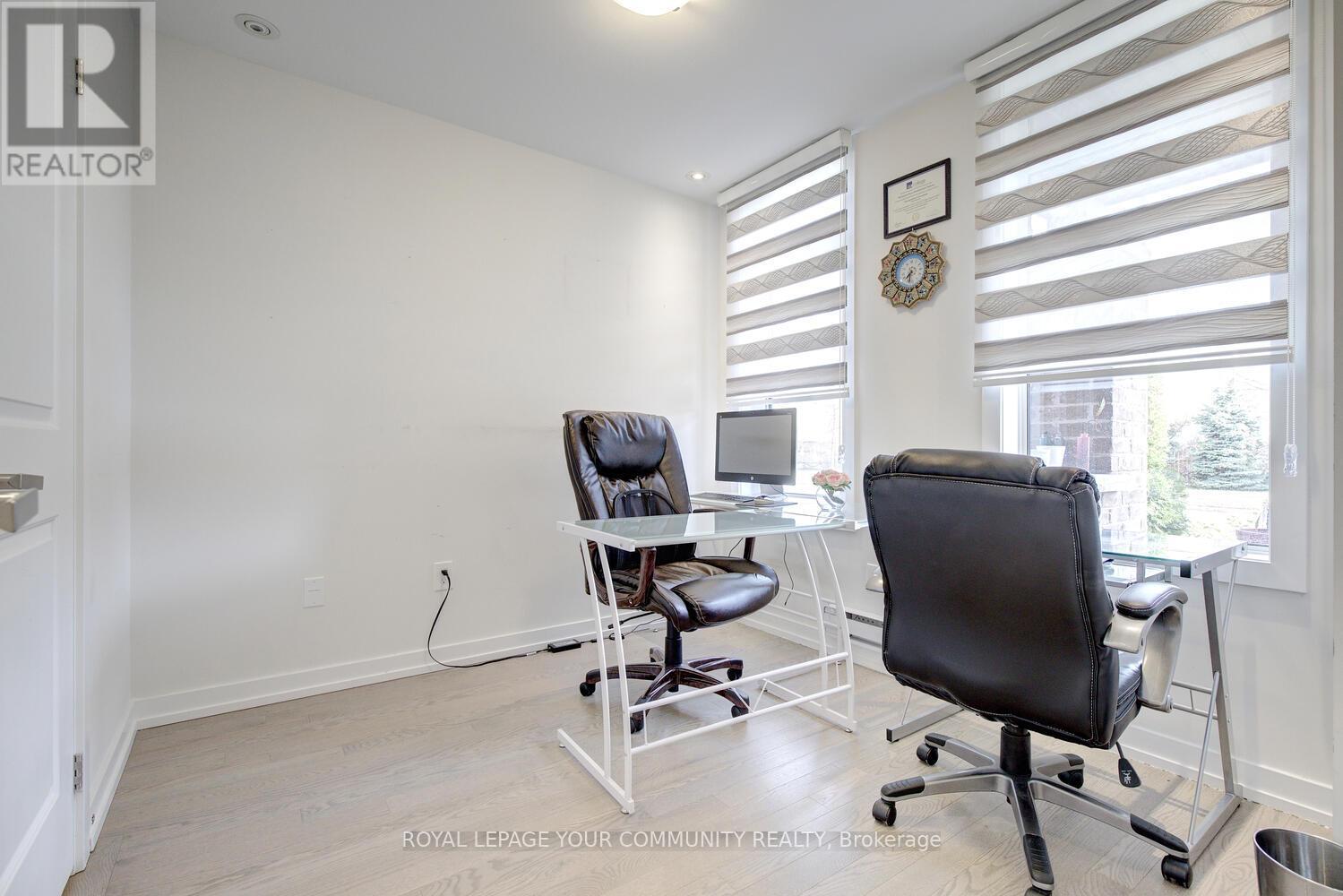 38 Troon Avenue, Vaughan, Ontario  L6A 4Z2 - Photo 9 - N12572000