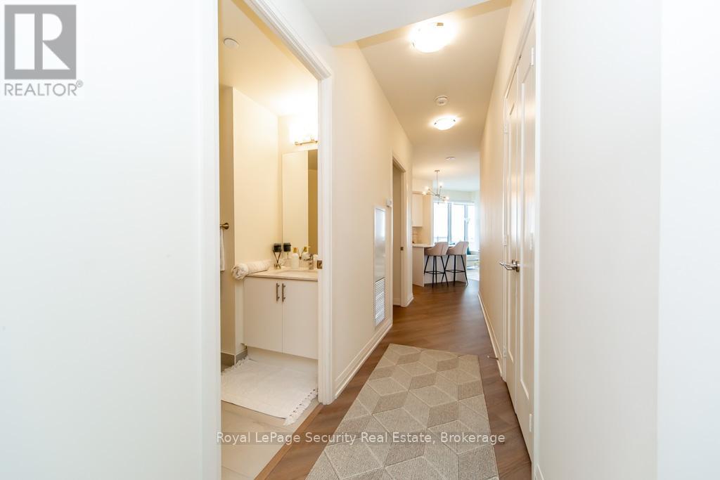 403 - 9000 Jane Street, Vaughan, Ontario  L4K 0M6 - Photo 3 - N12572002