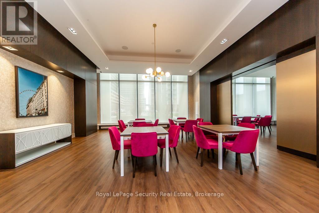 403 - 9000 Jane Street, Vaughan, Ontario  L4K 0M6 - Photo 37 - N12572002