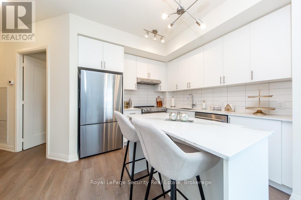 403 - 9000 Jane Street, Vaughan, Ontario  L4K 0M6 - Photo 5 - N12572002