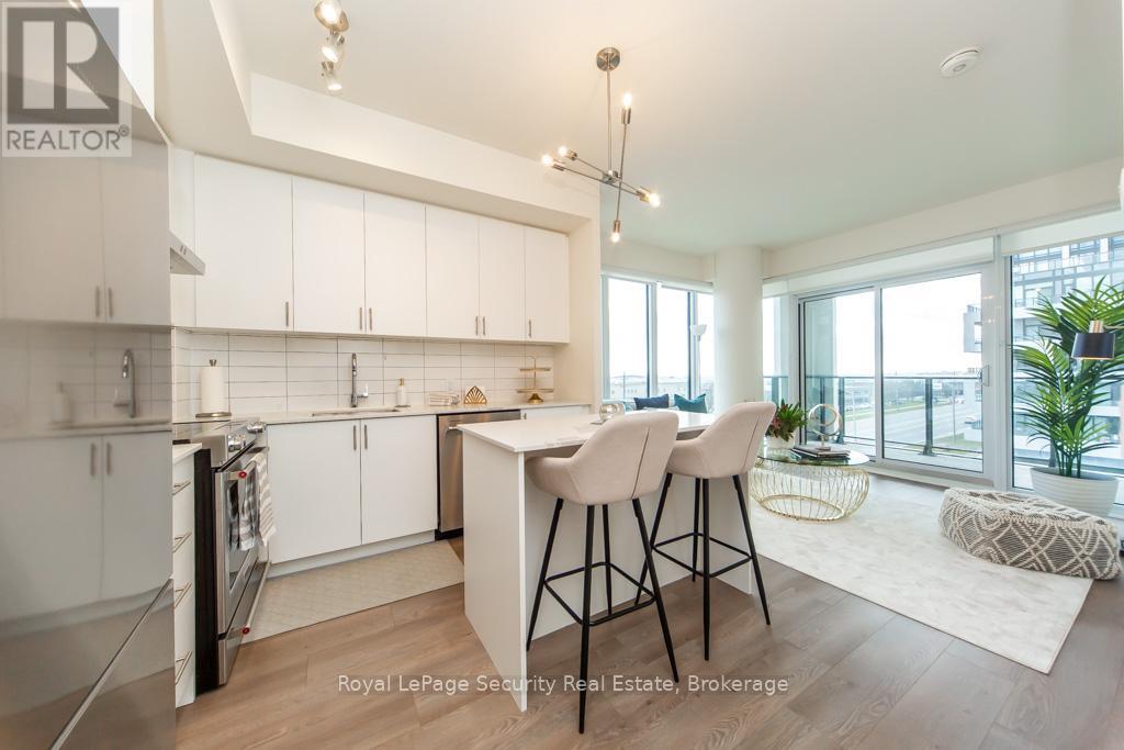 403 - 9000 Jane Street, Vaughan, Ontario  L4K 0M6 - Photo 9 - N12572002