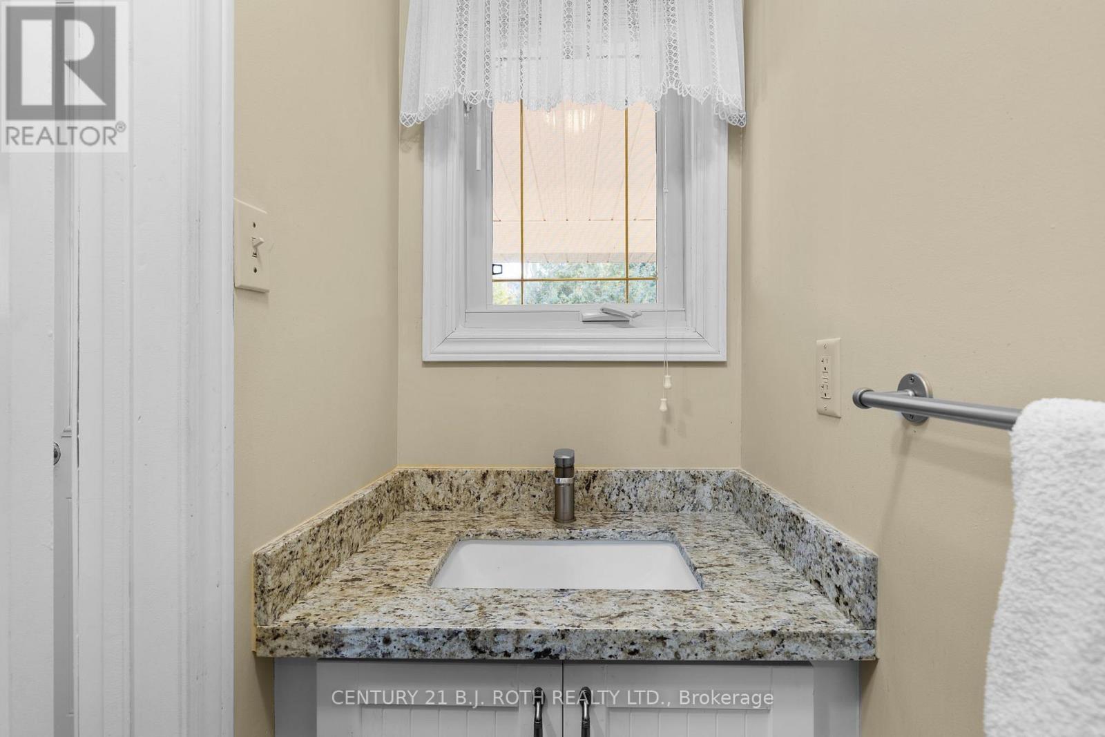 30 Tecumseth Heights Drive, New Tecumseth, Ontario  L0G 1W0 - Photo 14 - N12572046