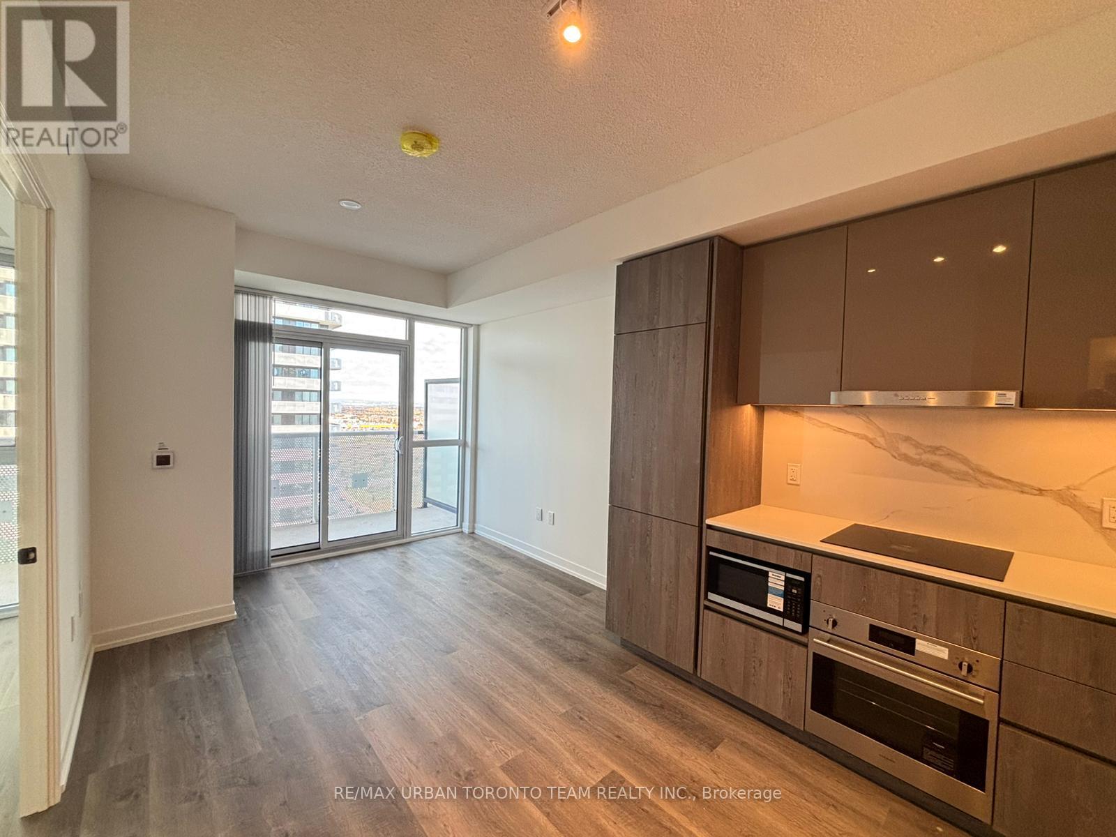 2115 - 8 Interchange Way, Vaughan, Ontario  L4K 5Z7 - Photo 2 - N12572076