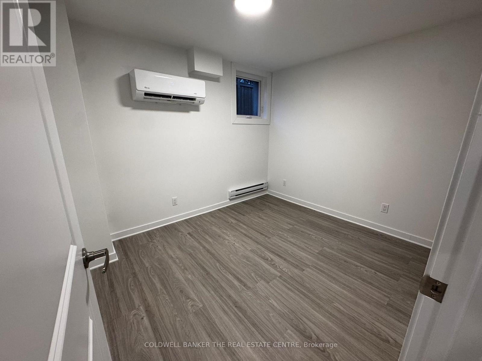 Unit 2 - Front Lower - 17 Cornwallis Drive, Toronto, Ontario  M1P 1H1 - Photo 10 - E12562192