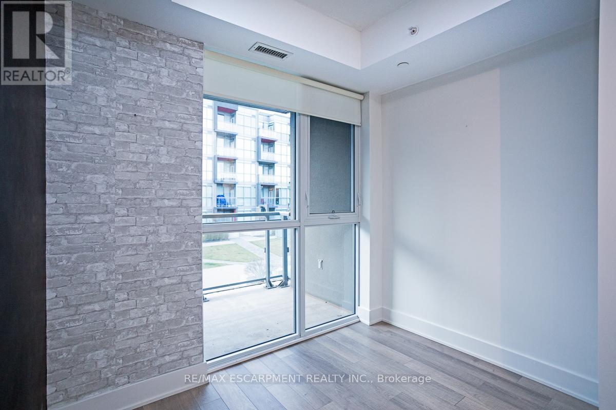 C301 - 5260 Dundas Street, Burlington, Ontario  L7L 0J7 - Photo 11 - W12571980