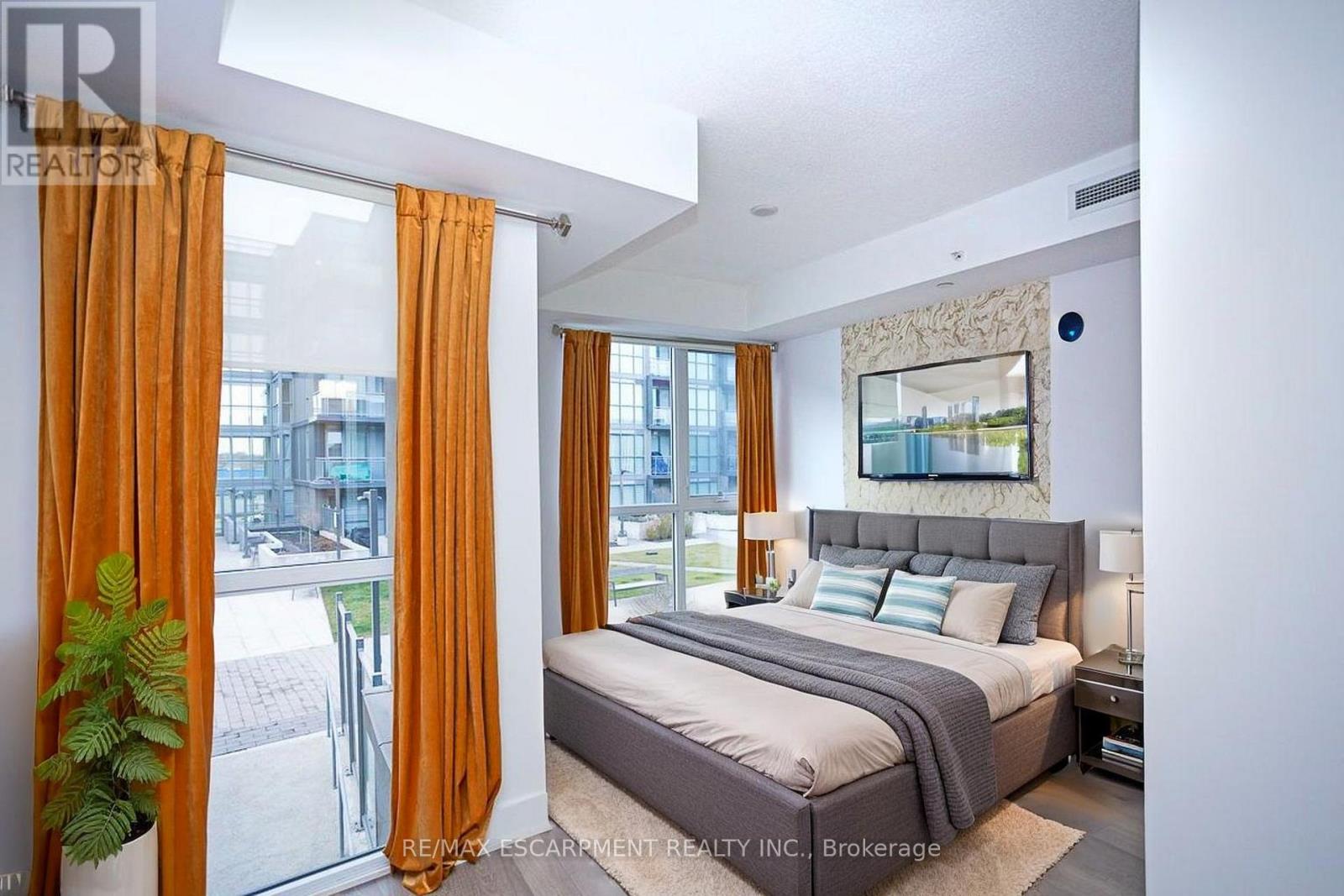 C301 - 5260 Dundas Street, Burlington, Ontario  L7L 0J7 - Photo 22 - W12571980