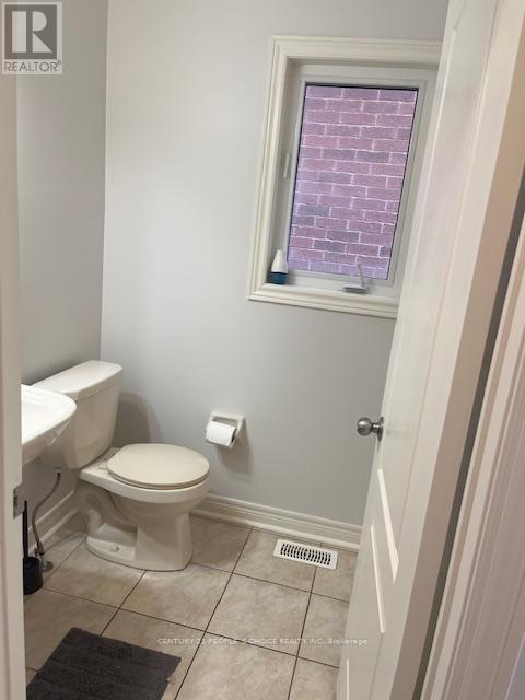 Upper - 20 Ridgehaven Court N, Brampton, Ontario  L6P 3K7 - Photo 11 - W12572018