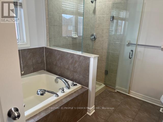 Upper - 20 Ridgehaven Court N, Brampton, Ontario  L6P 3K7 - Photo 18 - W12572018