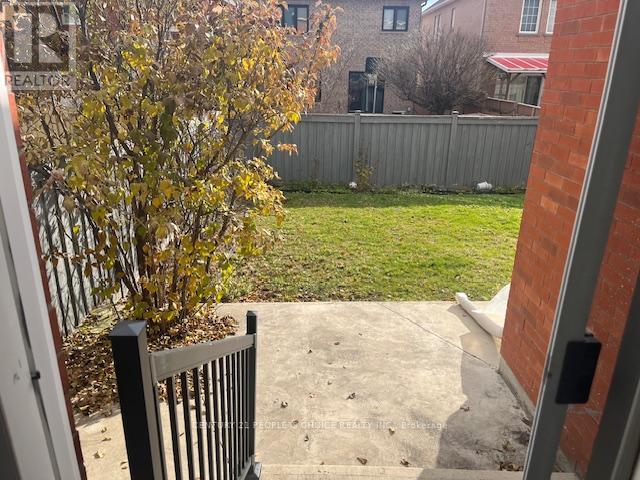 Upper - 20 Ridgehaven Court N, Brampton, Ontario  L6P 3K7 - Photo 25 - W12572018