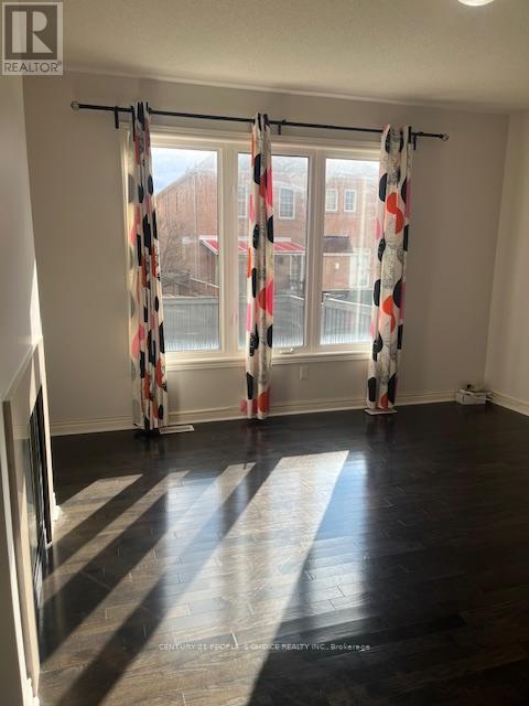 Upper - 20 Ridgehaven Court N, Brampton, Ontario  L6P 3K7 - Photo 8 - W12572018