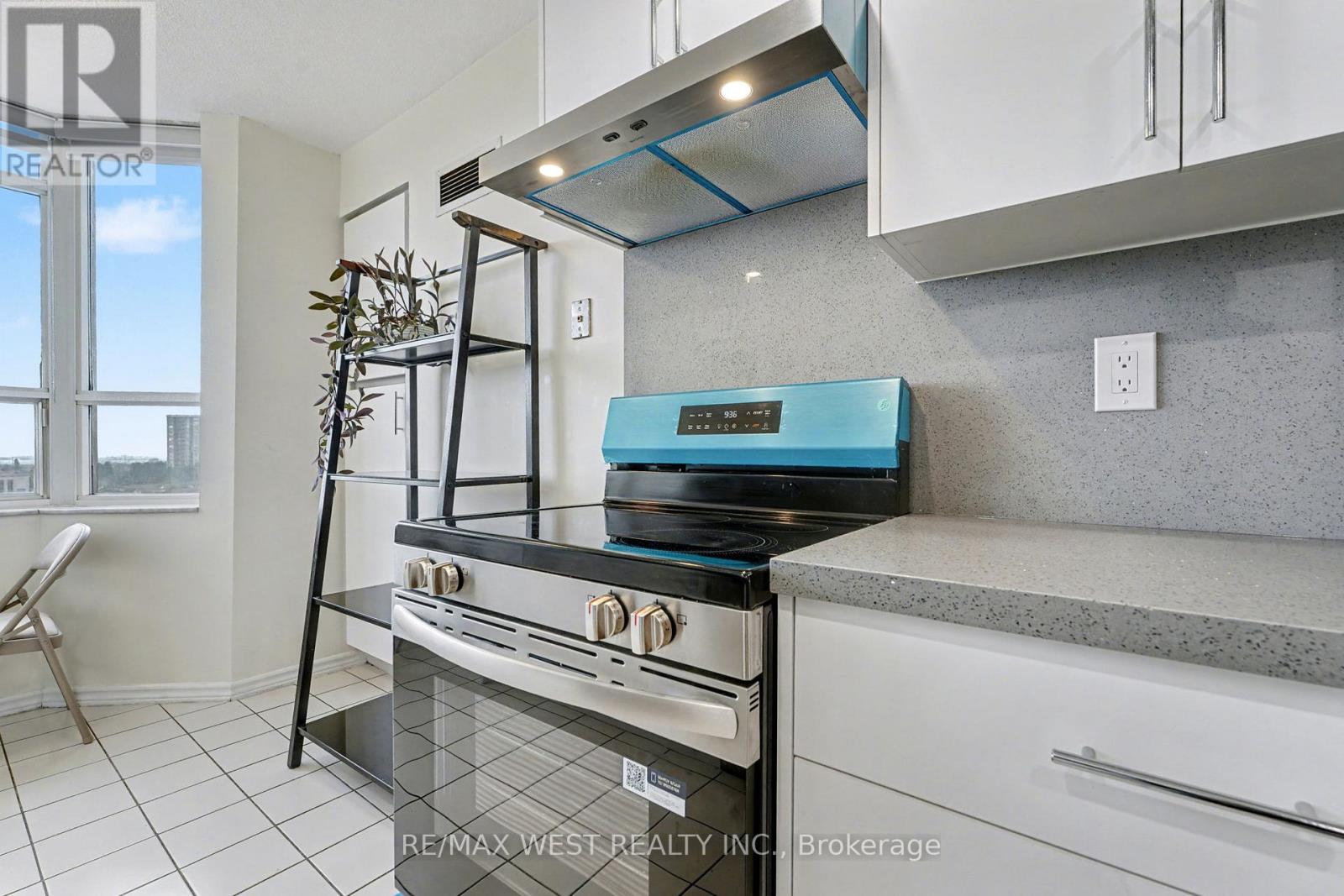 1009 - 30 Malta Avenue, Brampton, Ontario  L6Y 4S5 - Photo 13 - W12572022