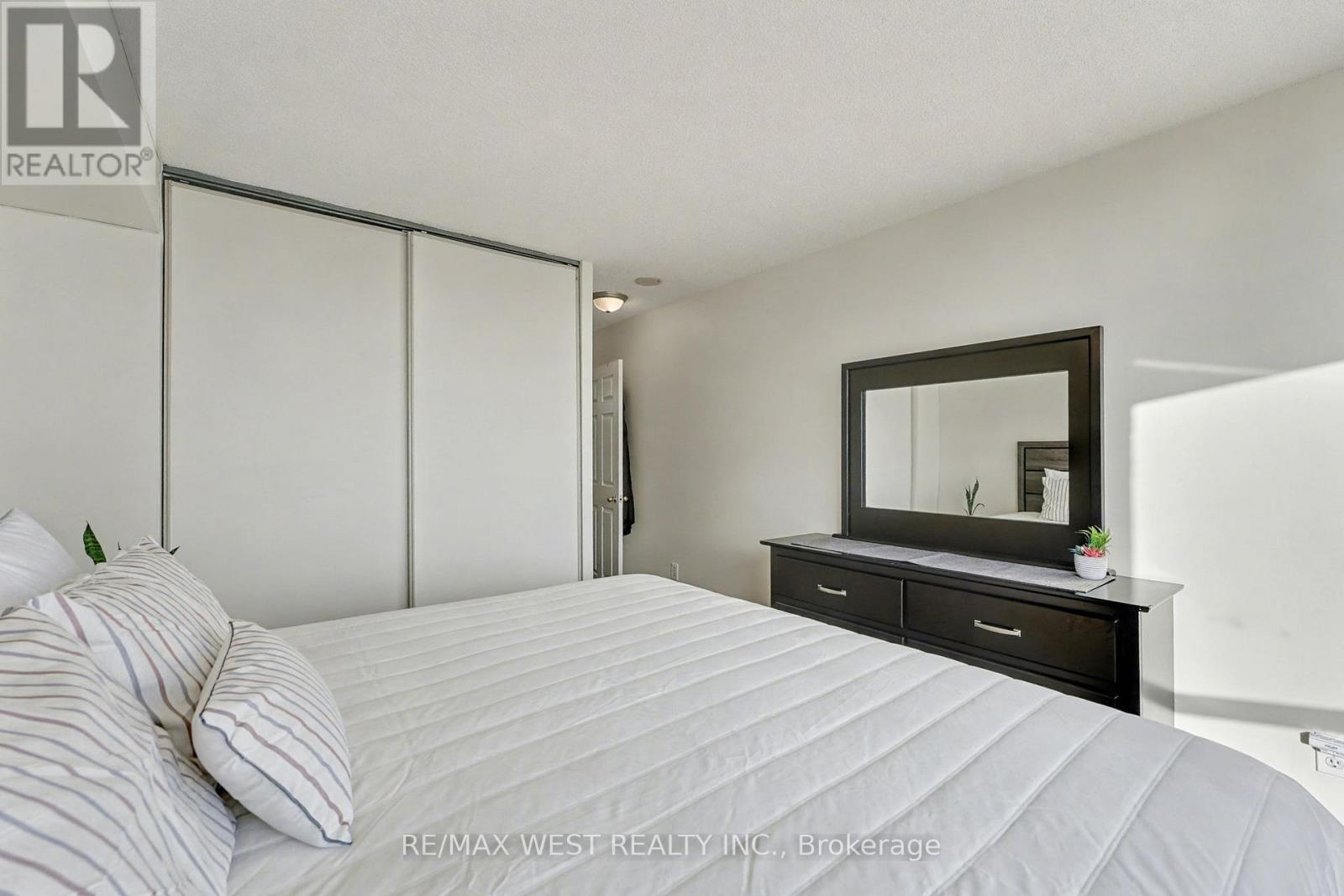 1009 - 30 Malta Avenue, Brampton, Ontario  L6Y 4S5 - Photo 17 - W12572022