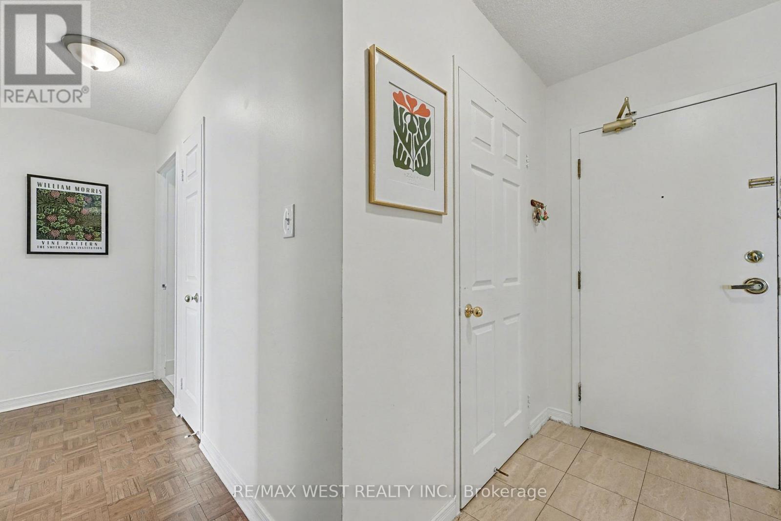 1009 - 30 Malta Avenue, Brampton, Ontario  L6Y 4S5 - Photo 4 - W12572022