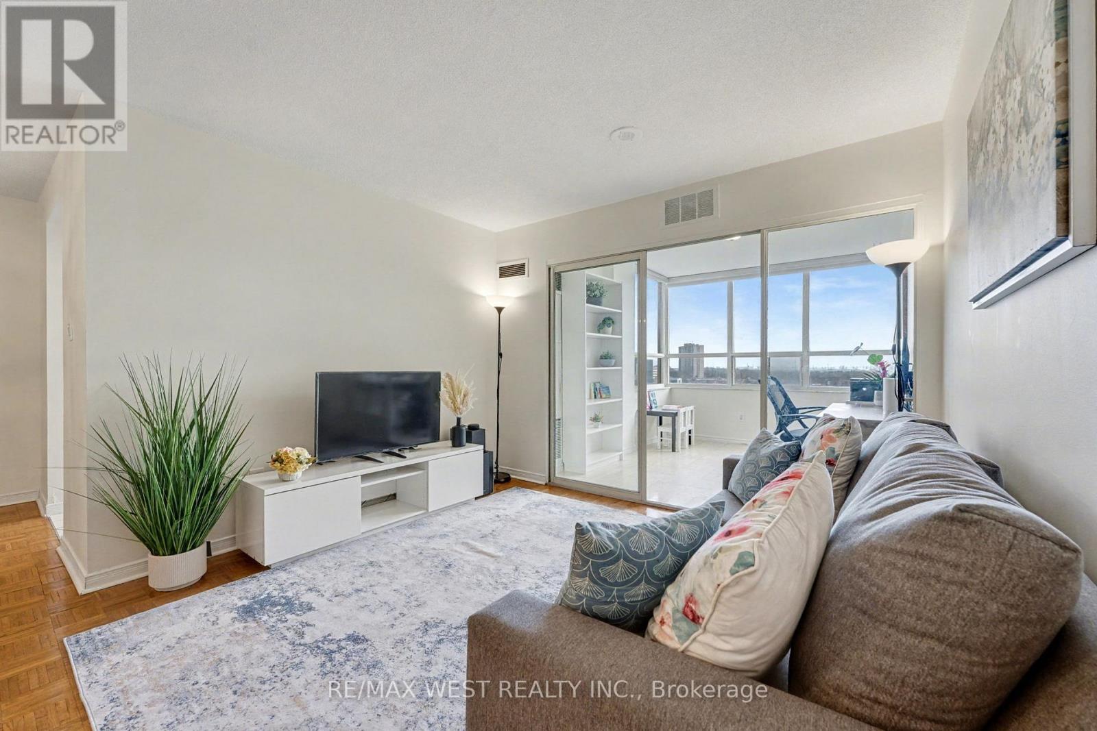 1009 - 30 Malta Avenue, Brampton, Ontario  L6Y 4S5 - Photo 7 - W12572022