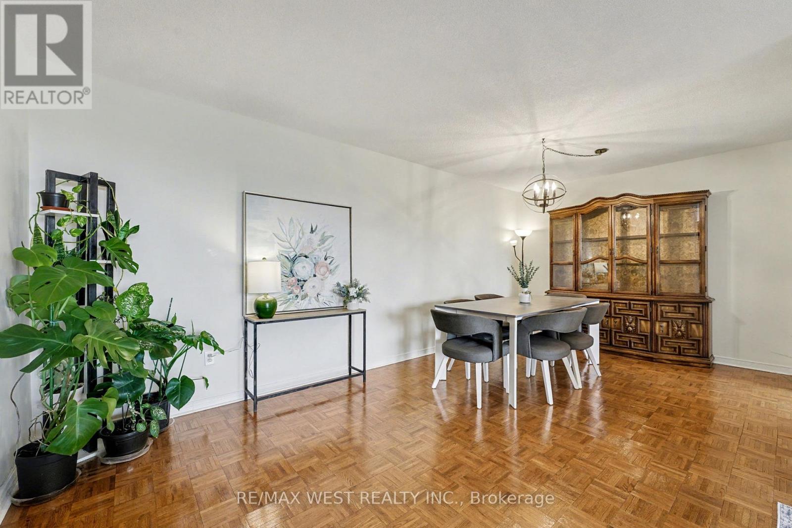 1009 - 30 Malta Avenue, Brampton, Ontario  L6Y 4S5 - Photo 8 - W12572022