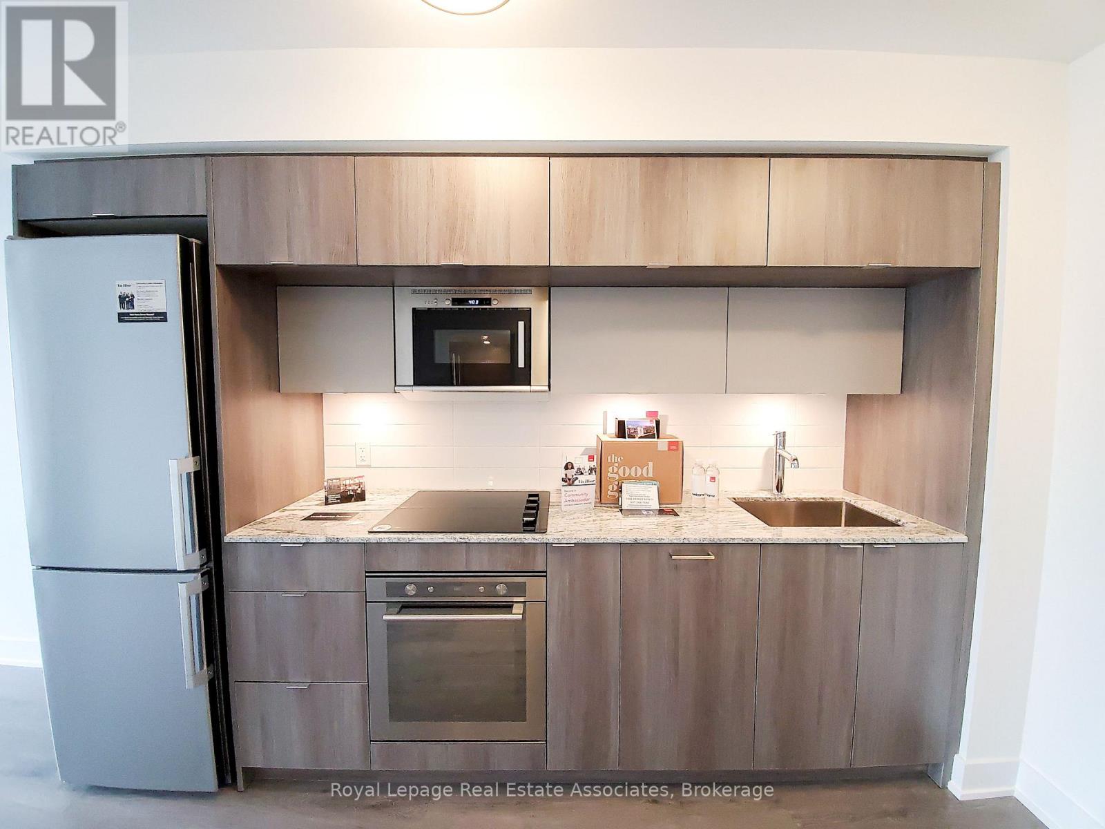 1719 - 9 Mabelle Avenue, Toronto, Ontario  M9A 0E1 - Photo 2 - W12572024