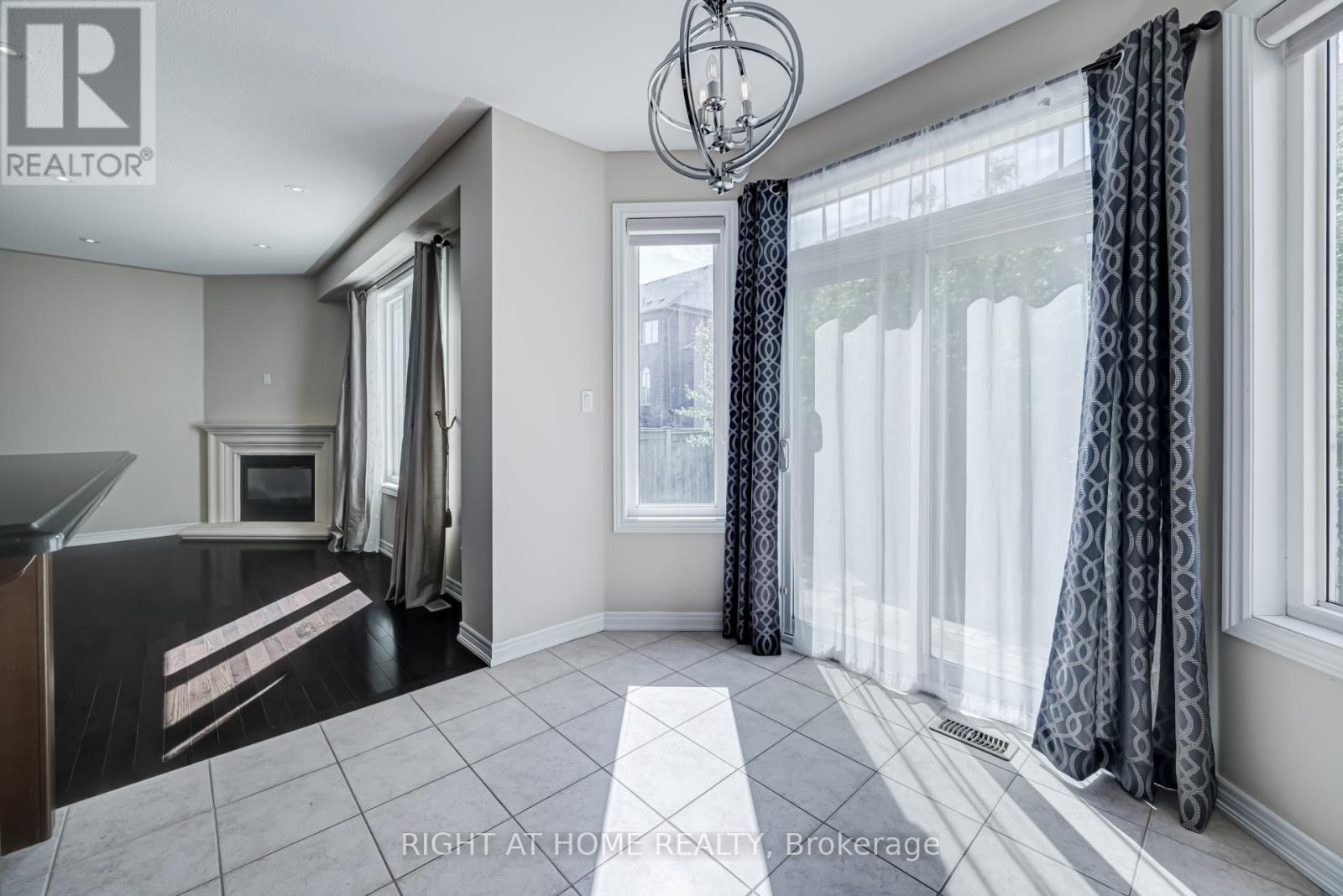 3407 Whilabout Terrace, Oakville, Ontario  L6L 0A7 - Photo 16 - W12572036