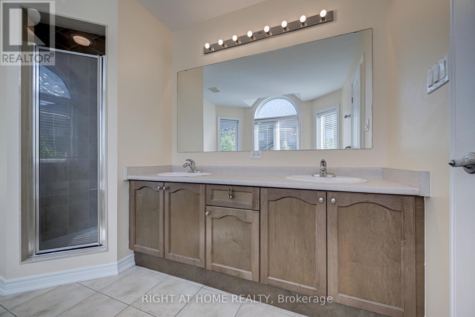 3407 Whilabout Terrace, Oakville, Ontario  L6L 0A7 - Photo 28 - W12572036