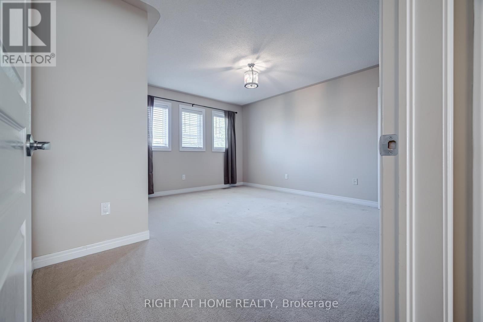 3407 Whilabout Terrace, Oakville, Ontario  L6L 0A7 - Photo 32 - W12572036