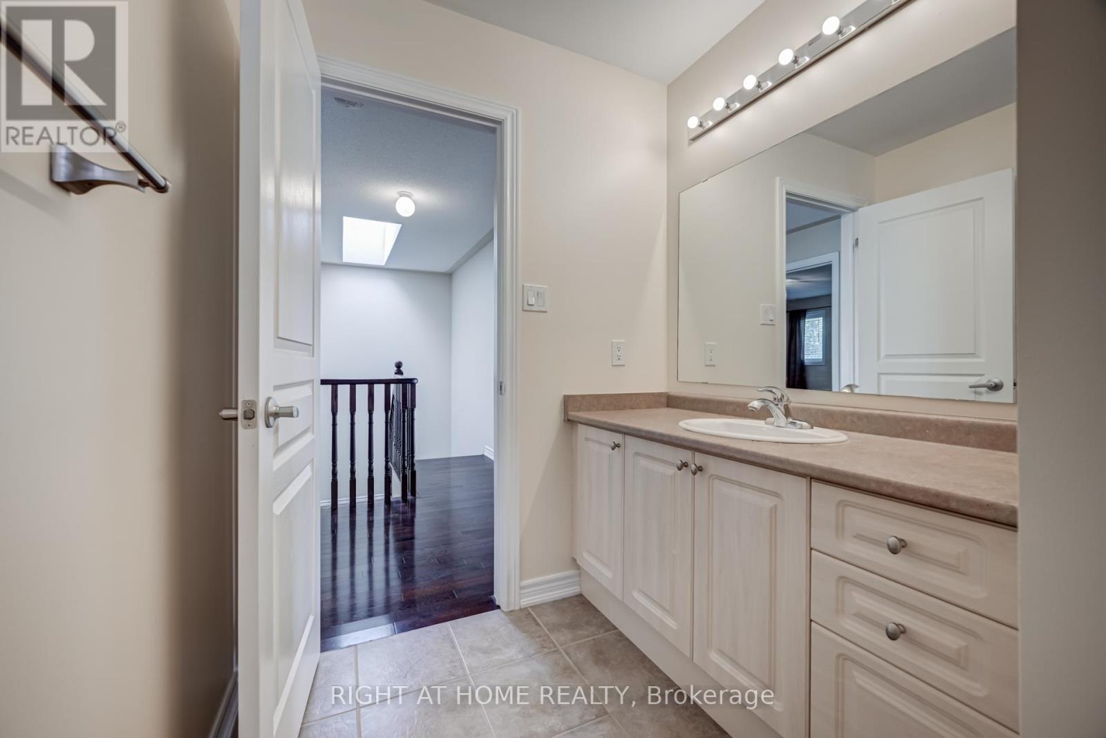 3407 Whilabout Terrace, Oakville, Ontario  L6L 0A7 - Photo 40 - W12572036