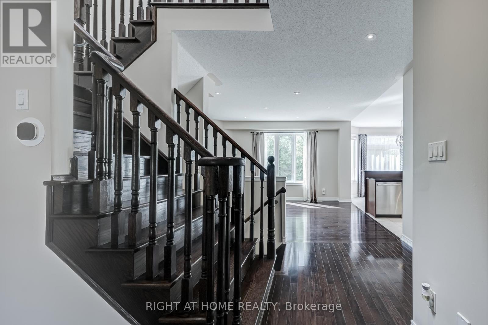 3407 Whilabout Terrace, Oakville, Ontario  L6L 0A7 - Photo 8 - W12572036