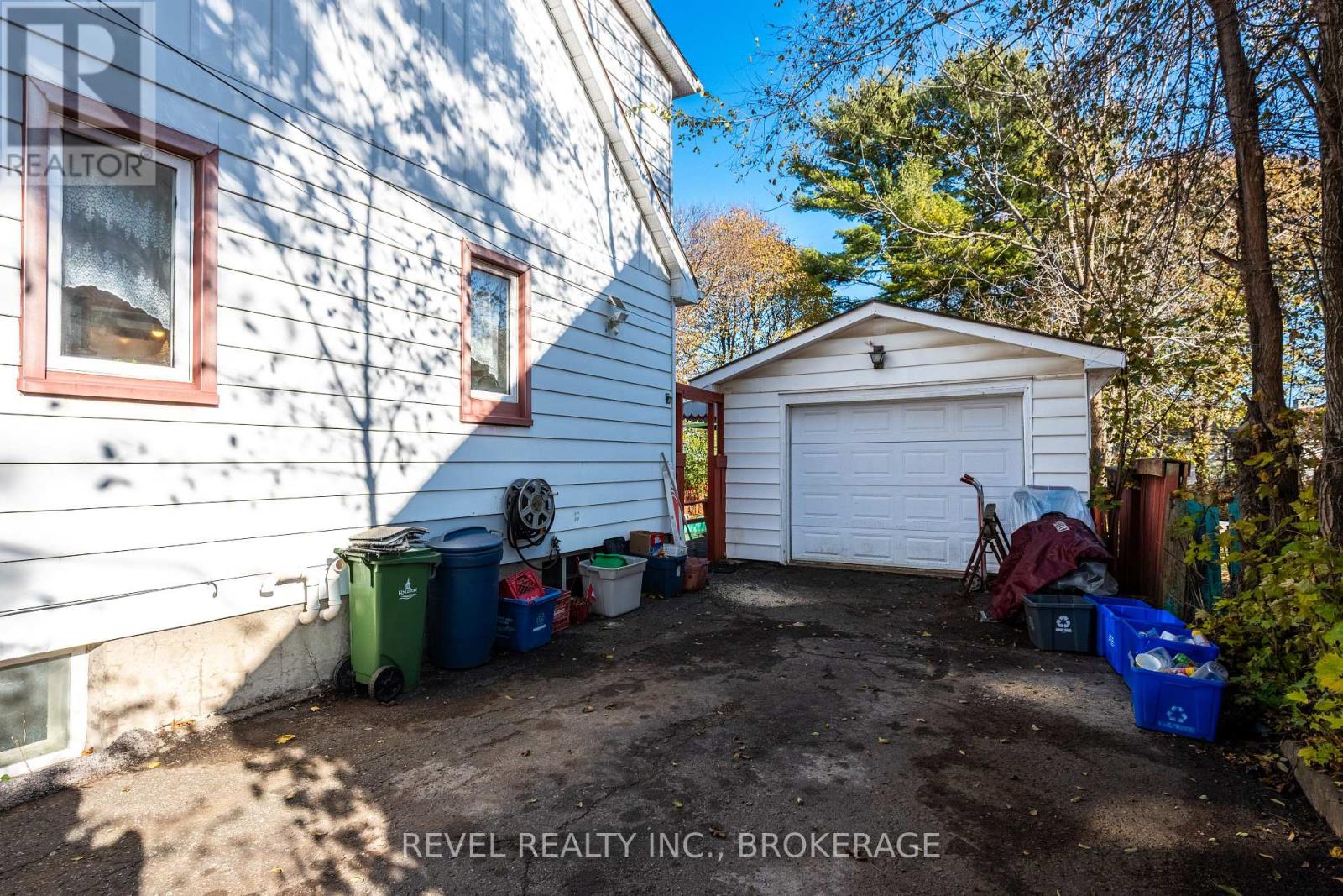 9 Hillcrest Avenue, Kingston, Ontario  K7K 4L7 - Photo 4 - X12572138