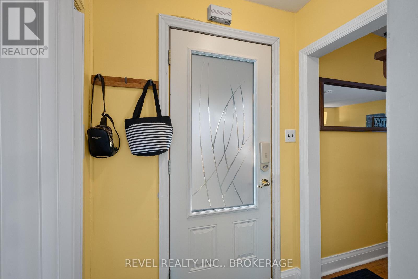 9 Hillcrest Avenue, Kingston, Ontario  K7K 4L7 - Photo 5 - X12572138