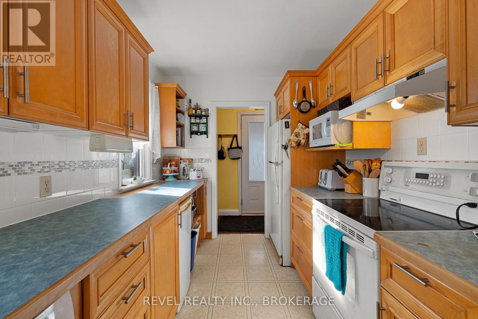 9 Hillcrest Avenue, Kingston, Ontario  K7K 4L7 - Photo 7 - X12572138