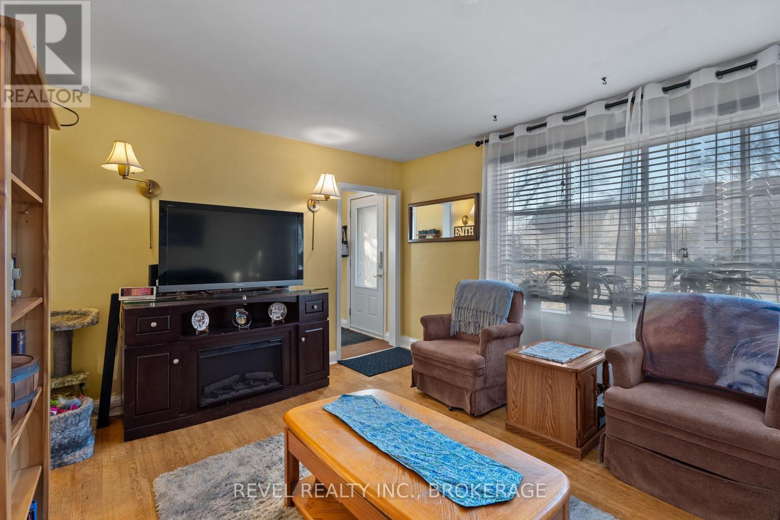 9 Hillcrest Avenue, Kingston, Ontario  K7K 4L7 - Photo 9 - X12572138