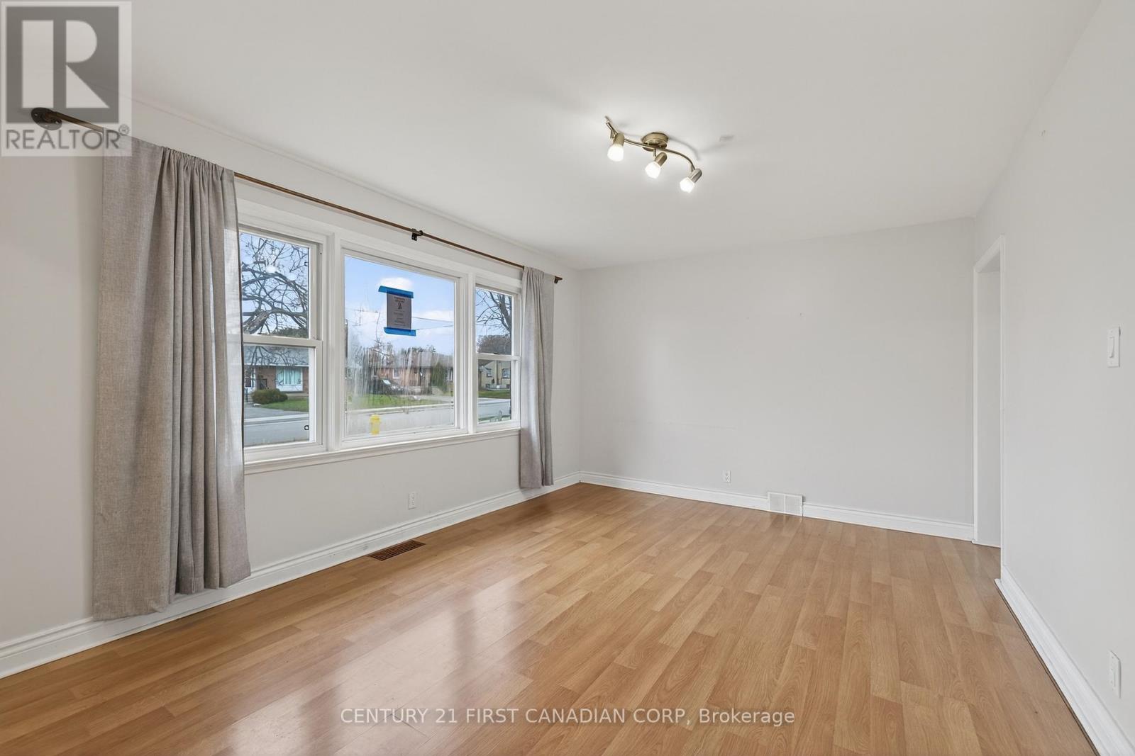 332 Manitoba Street, London East, Ontario  N5W 4W3 - Photo 3 - X12572272