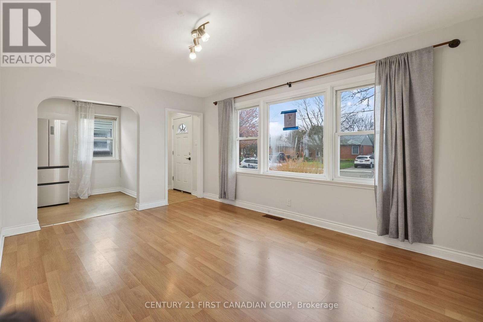 332 Manitoba Street, London East, Ontario  N5W 4W3 - Photo 4 - X12572272