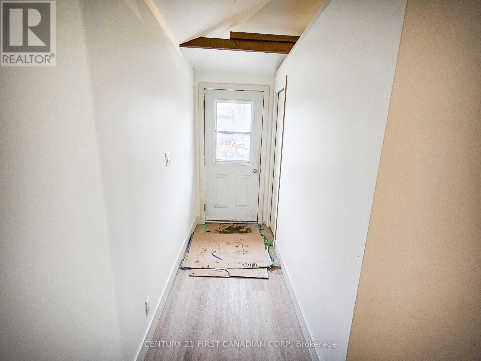 29 Ford Crescent, London North, Ontario  N6G 1H8 - Photo 4 - X12572280