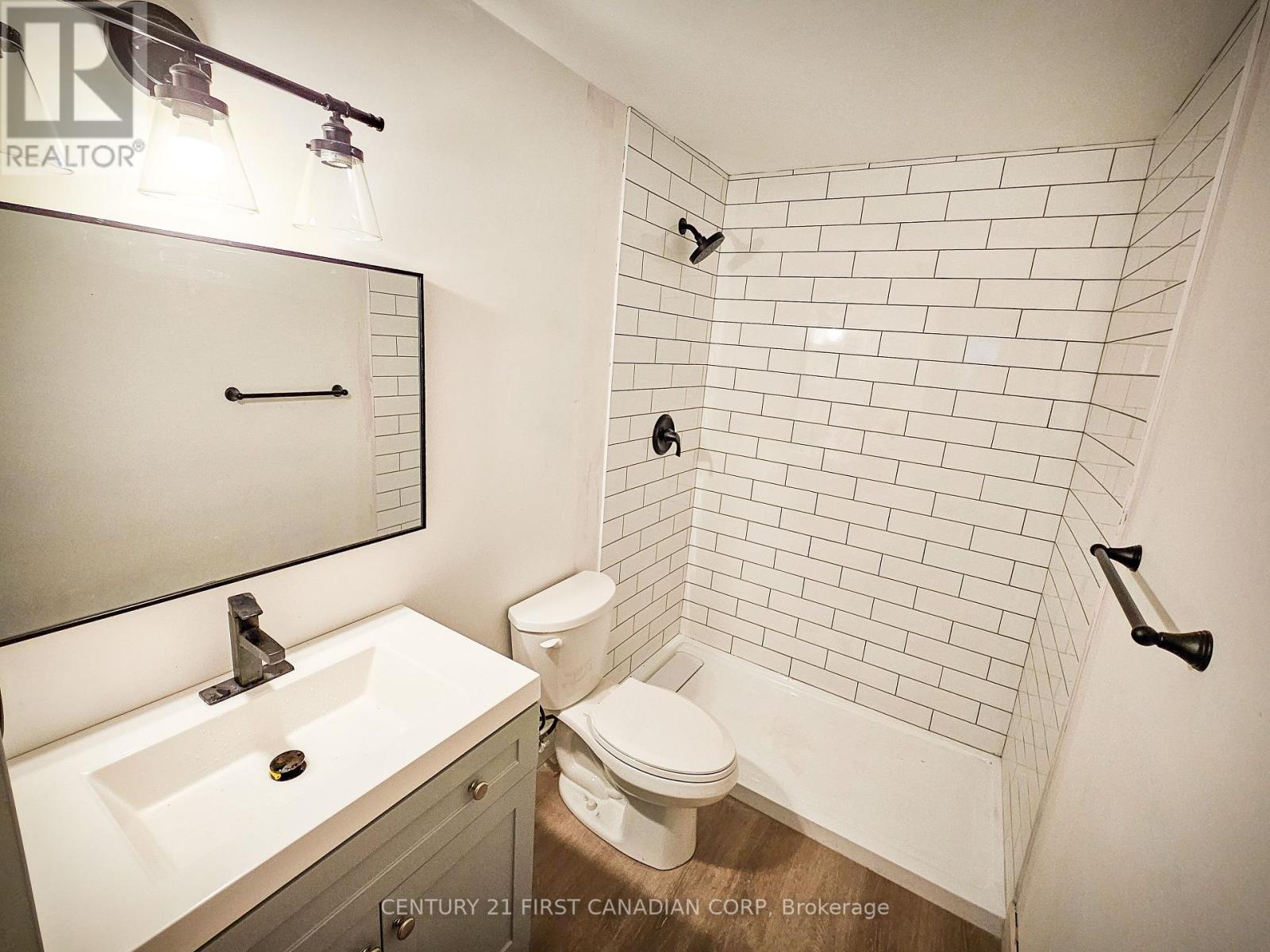 29 Ford Crescent, London North, Ontario  N6G 1H8 - Photo 9 - X12572280