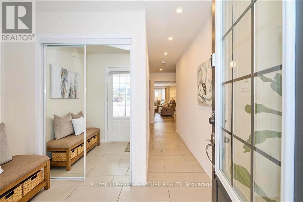 7830 Buckeye Crescent, Niagara Falls, Ontario  L2H 0P1 - Photo 2 - X12572044