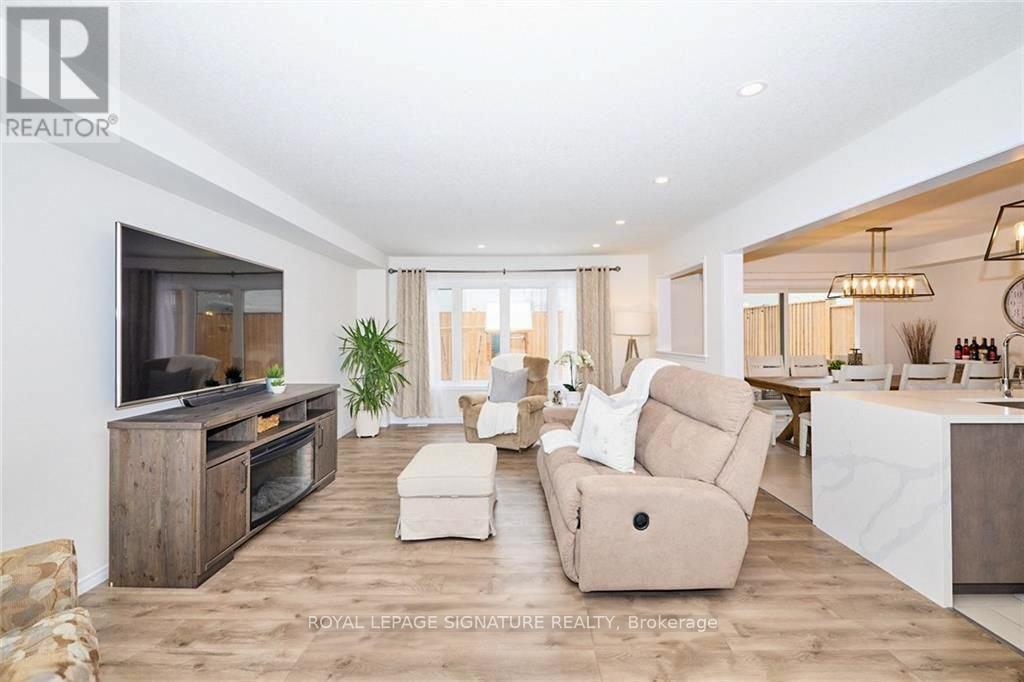 7830 Buckeye Crescent, Niagara Falls, Ontario  L2H 0P1 - Photo 3 - X12572044