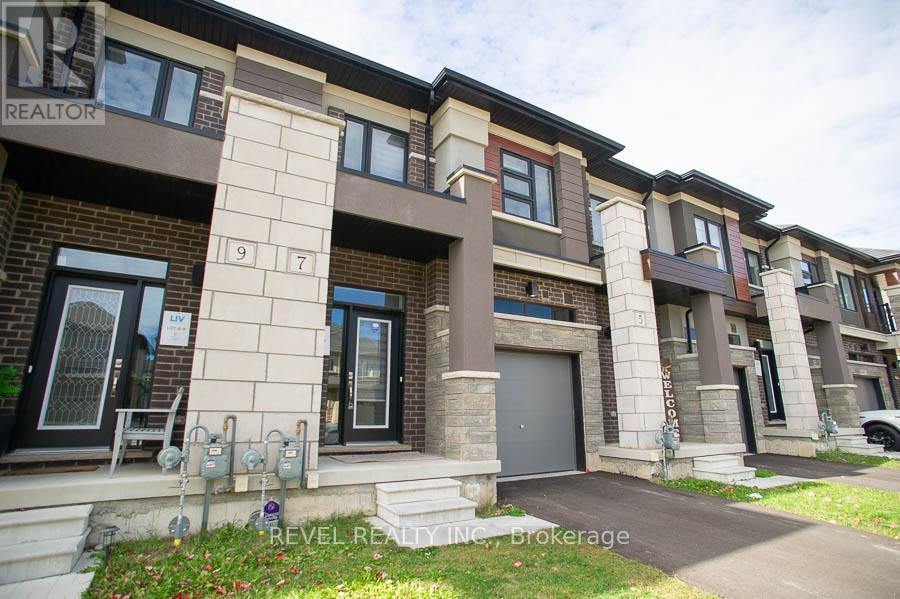 7 Poole Street, Brantford, Ontario  N3V 0B2 - Photo 2 - X12572072