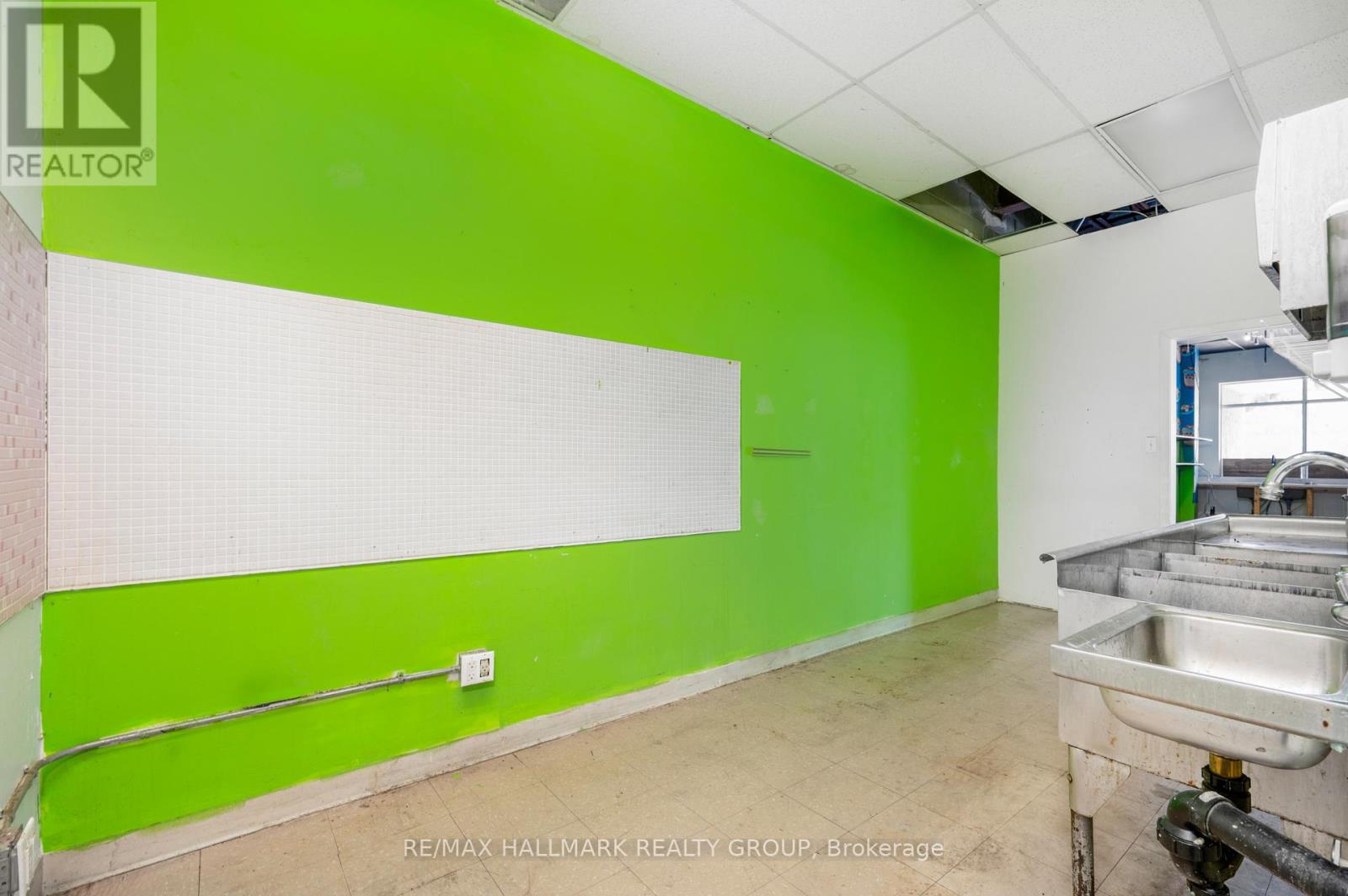 843-839 Somerset Street W, Ottawa, Ontario  K1R 6R6 - Photo 11 - X12572208