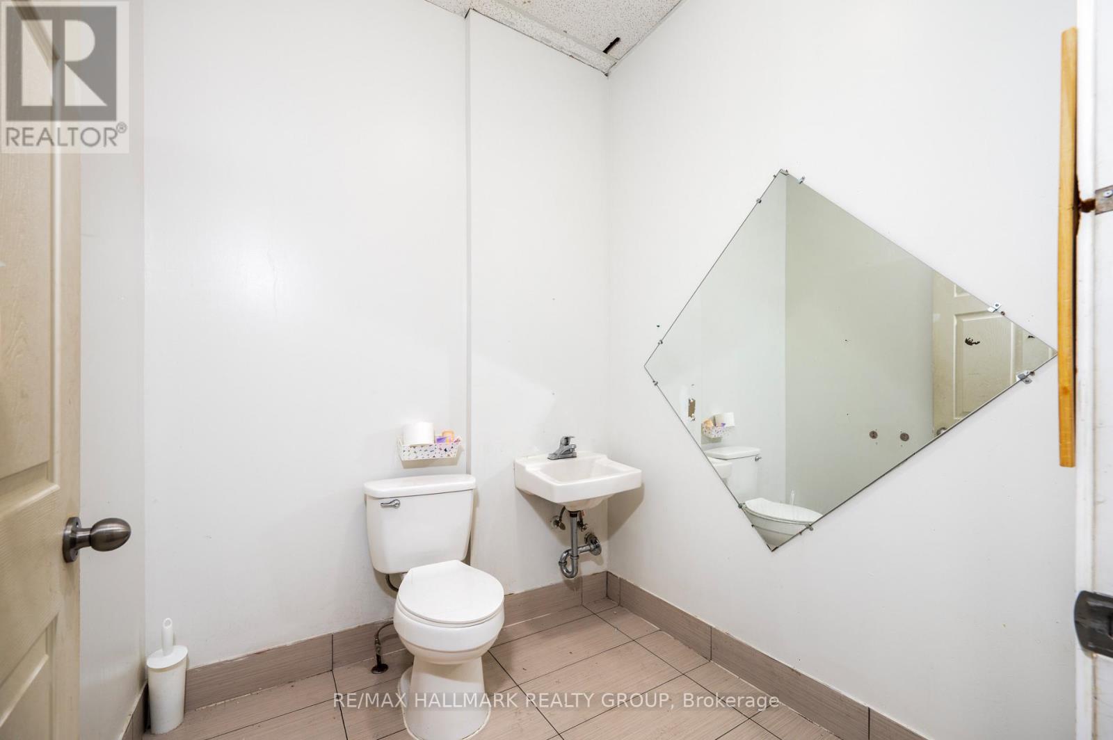 843-839 Somerset Street W, Ottawa, Ontario  K1R 6R6 - Photo 13 - X12572208