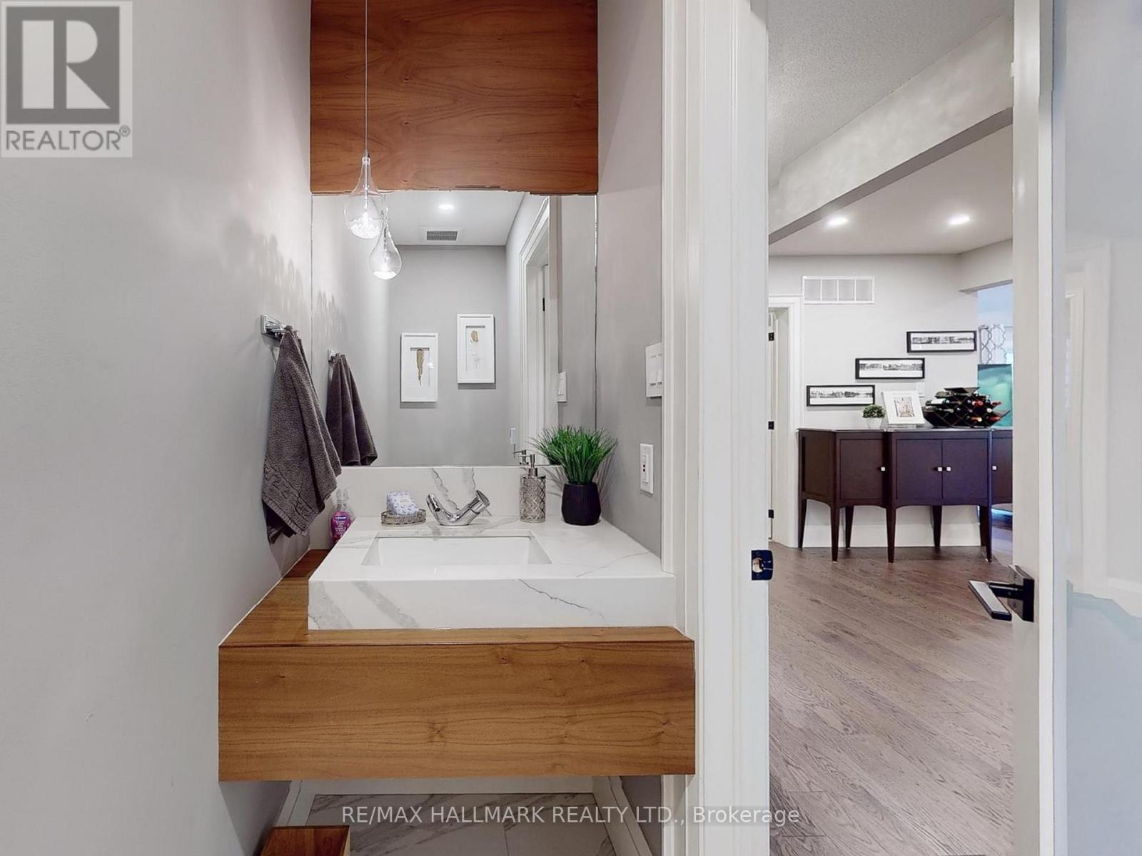 165 Lori Avenue, Whitchurch-Stouffville, Ontario  L4A 1K2 - Photo 16 - N12410605